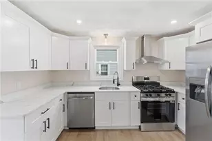 228 London Ave, Pawtucket, RI 02861 - Photo 4