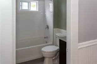10 Island Ave, East Providence, RI 02916 - Photo 14
