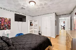 98 Oakland Ave, Providence, RI 02908 - Photo 18
