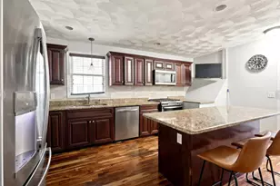 98 Oakland Ave, Providence, RI 02908 - Photo 6