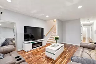 98 Oakland Ave, Providence, RI 02908 - Photo 4