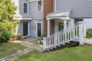 44 Bliss Mine Rd, Middletown, RI 02842 - Photo 4
