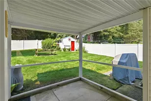 74 Macarthur Rd, Woonsocket, RI 02895 - Photo 28