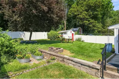74 Macarthur Road, Woonsocket, RI 02895 - Photo 34