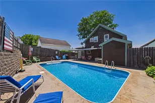 87 Stowe St, Fall River, MA 02720 - Photo 2