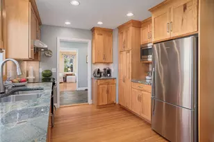 3 Harold St, Newport, RI 02840 - Photo 6