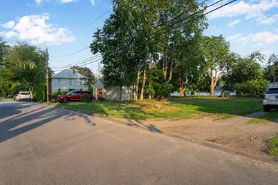 128 Peck Avenue, Bristol, RI 02809 - Photo 4