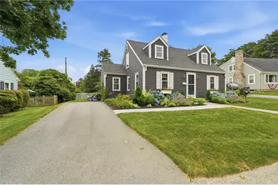 33 Nicholson Crescent, Middletown, RI 02842 - Photo 4