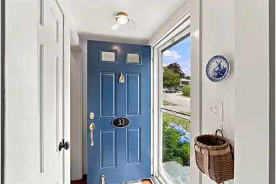 33 Nicholson Crescent, Middletown, RI 02842 - Photo 8