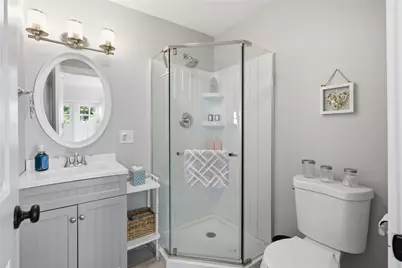 40 W Narragansett Avenue, Newport, RI 02840 - Photo 28