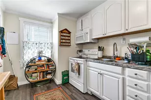 24 Pond Ave, Newport, RI 02840 - Photo 14
