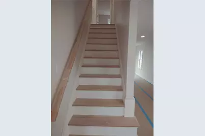 27 Hoppin Avenue, East Providence, RI 02915 - Photo 6