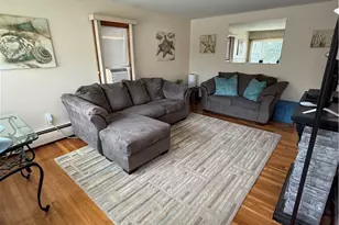 31 Funston Ave, Providence, RI 02908 - Photo 2