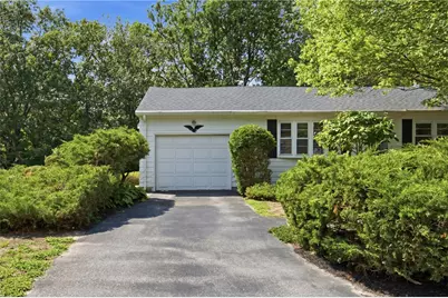 251 Madeleine Avenue, Woonsocket, RI 02895 - Photo 4