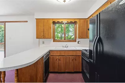 251 Madeleine Avenue, Woonsocket, RI 02895 - Photo 12