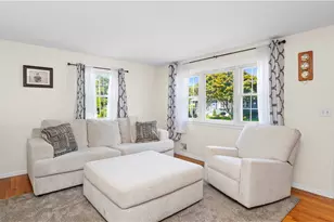 52 Brentwood Ave, Warwick, RI 02886 - Photo 12
