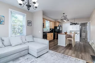 16 Sherwood St, Cranston, RI 02920 - Photo 4