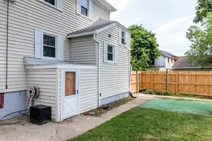 16 Sherwood St, Cranston, RI 02920 - Photo 22