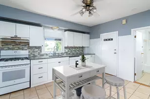 16 Sherwood St, Cranston, RI 02920 - Photo 12