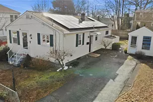 62 Hillcrest Ave, Pawtucket, RI 02860 - Photo 2