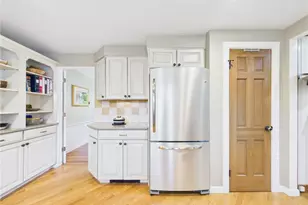 40 Oak Hill Rd, South Kingstown, RI 02879 - Photo 10