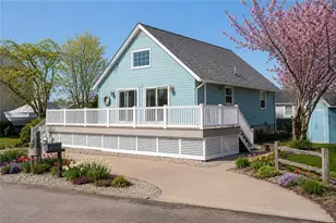 24 Redwood Dr, Narragansett, RI 02882 - Photo 2