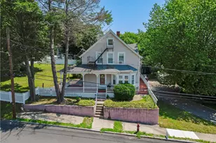 507 Summer St, Woonsocket, RI 02895 - Photo 2