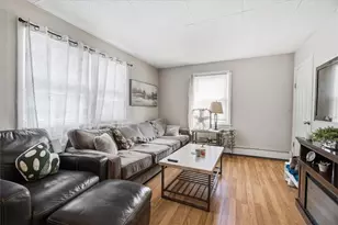 44 Warwick Rd, Pawtucket, RI 02861 - Photo 6