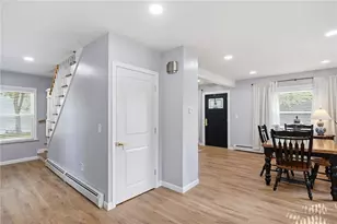 16 Bucklin Ave, Warwick, RI 02888 - Photo 20