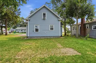 16 Bucklin Ave, Warwick, RI 02888 - Photo 8