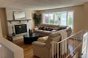 52 Bicentennial Way, North Providence, RI 02911 - Photo 4