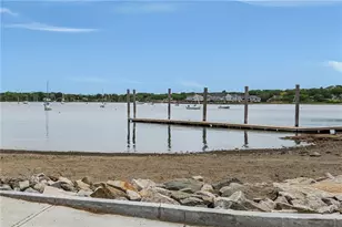484 Thames St, Bristol, RI 02809 - Photo 26