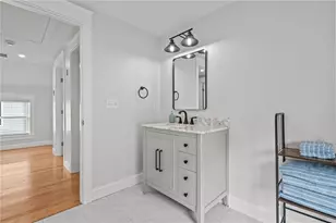 484 Thames St, Bristol, RI 02809 - Photo 16