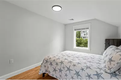484 Thames Street, Bristol, RI 02809 - Photo 20