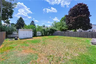 15 Arland Dr, Pawtucket, RI 02861 - Photo 36