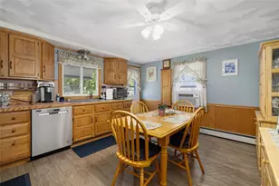 28 Lincoln Ave, Cranston, RI 02920 - Photo 12