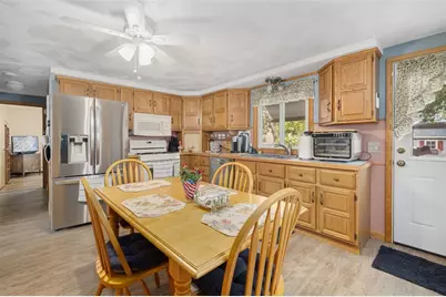 28 Lincoln Avenue, Cranston, RI 02920 - Photo 14