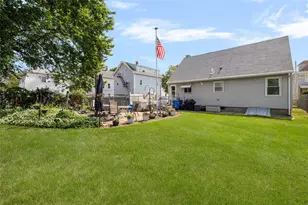 28 Lincoln Ave, Cranston, RI 02920 - Photo 38