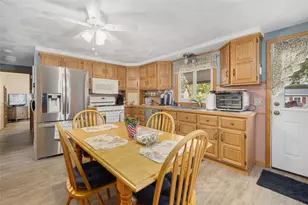 28 Lincoln Ave, Cranston, RI 02920 - Photo 14