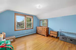 28 Lincoln Ave, Cranston, RI 02920 - Photo 4