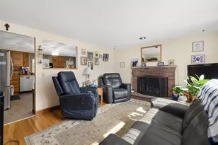 28 Lincoln Ave, Cranston, RI 02920 - Photo 10