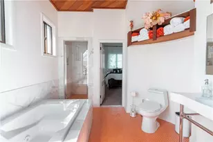 4 Red Cross Ave, Newport, RI 02840 - Photo 12