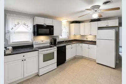16 Sandra Drive, North Kingstown, RI 02852 - Photo 2