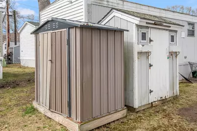 719 Forest Park, Middletown, RI 02842 - Photo 12