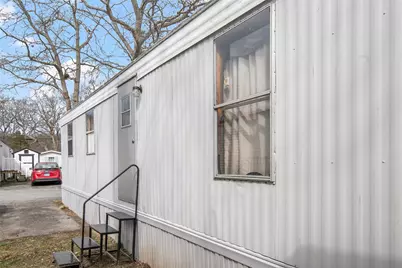 719 Forest Park, Middletown, RI 02842 - Photo 4
