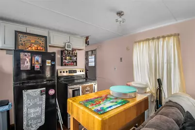 719 Forest Park, Middletown, RI 02842 - Photo 18