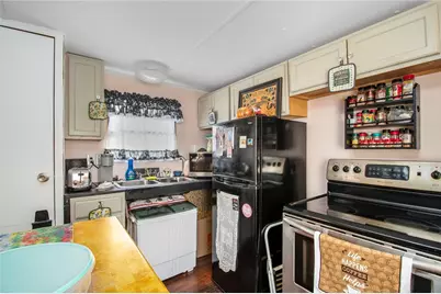 719 Forest Park, Middletown, RI 02842 - Photo 22