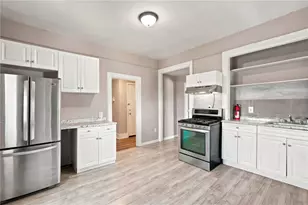 21 Sackett Street St, Providence, RI 02907 - Photo 6
