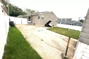 8 Ashby St, Johnston, RI 02919 - Photo 26