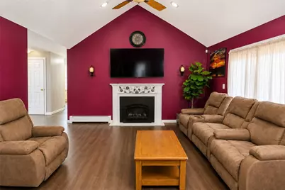 3 Meadow Circle, Barrington, RI 02806 - Photo 6